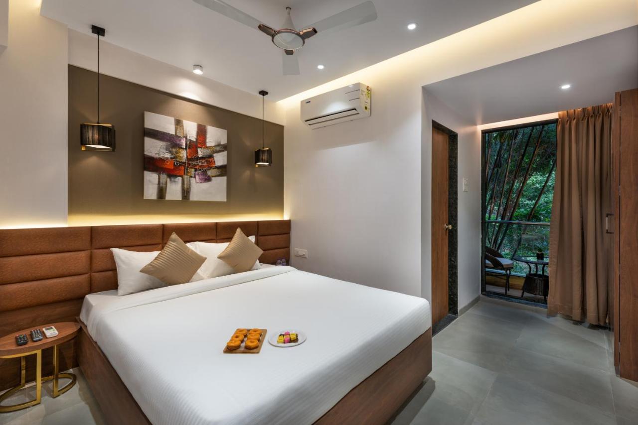 Paramount Riverfront Resort & Spa, Карджат Екстериор снимка