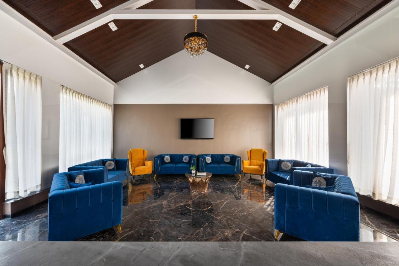 Paramount Riverfront Resort & Spa, Карджат Екстериор снимка