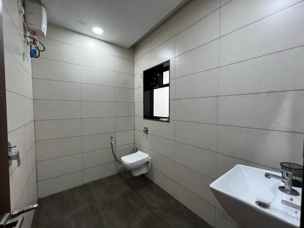 Paramount Riverfront Resort & Spa, Карджат Екстериор снимка